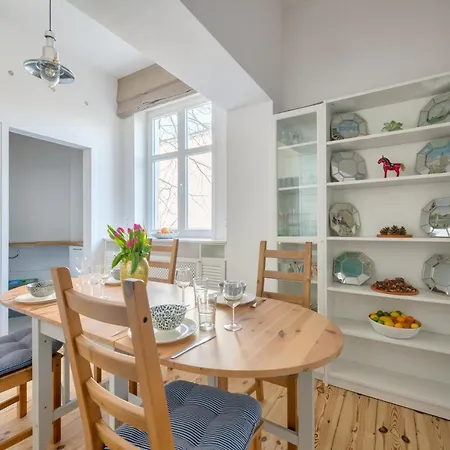 Apartment Kamienica Sopocka 150 Metrow Od Plazy & By Renters *