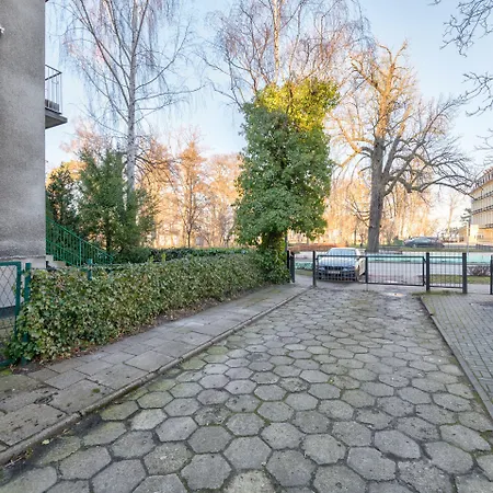 Apartment Kamienica Sopocka 150 Metrow Od Plazy & By Renters