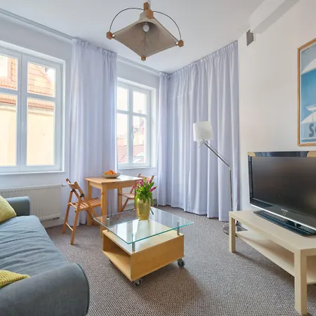 Apartment Kamienica Sopocka 150 Metrow Od Plazy & By Renters