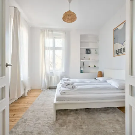 Apartment Kamienica Sopocka 150 Metrow Od Plazy & By Renters