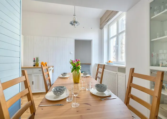 Kamienica Sopocka 150 Metrow Od Plazy & By Renters Appartement